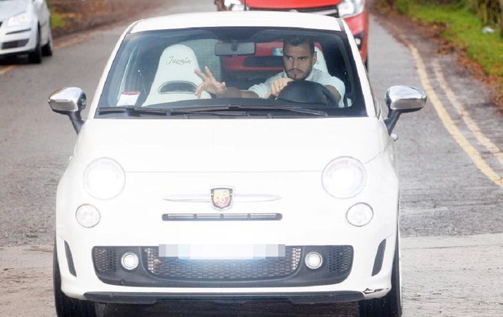 En Inglaterra se sorprenden por el vehículo del arquero