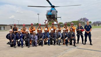 el grupo especial de rescate de los bomberos de la ciudad capacito a sus nuevos miembros el grupo especial de rescate de los bomberos de la ciudad capacito a sus nuevos miembros