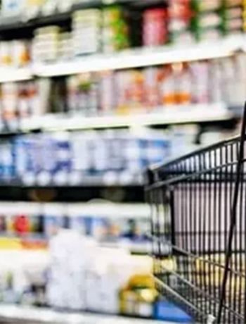 Continúa cayendo el consumo popular: según el Indec, las ventas minoristas bajaron 1,5%