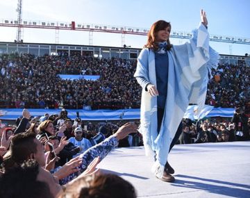 Cristina Kirchner sigue liderando las encuestas en la Provincia
