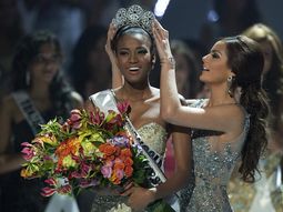 leila lopes