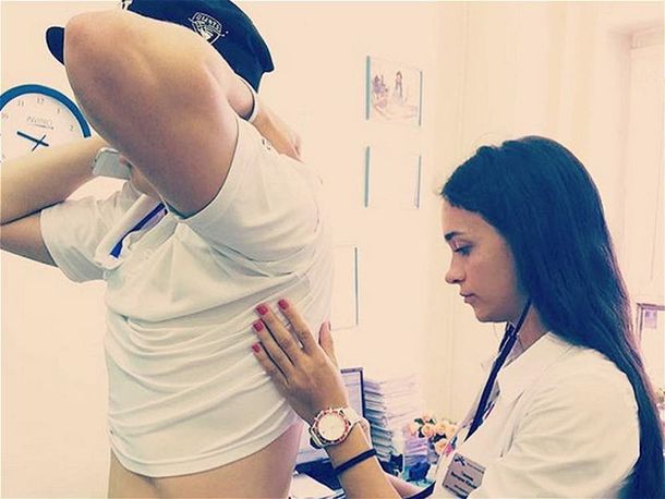La sexy  doctora rusa que los hinchas del Chelsea quieren en el cuerpo médico