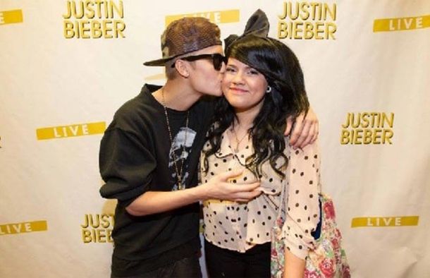 Justin Bieber manoseó a una fanática frente a las cámaras