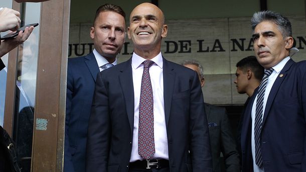 Arribas presentó un recibo por un depósito de sólo US$70 mil