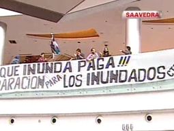 Realizan una protesta adentro del Dot por las inundaciones