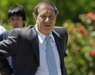 Bilardo confesó que arriesga la cabeza como candidato de Estudiantes