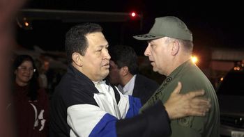 Chávez regresó a Venezuela tras su tratamiento en Cuba Chávez regresó a Venezuela tras su tratamiento en Cuba