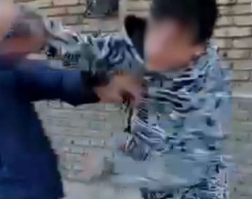 Los adolescentes se enfrentaron a las piñas