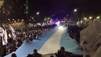masiva movilizacion desde el sur del conurbano para apoyar a cristina masiva movilizacion desde el sur del conurbano para apoyar a cristina