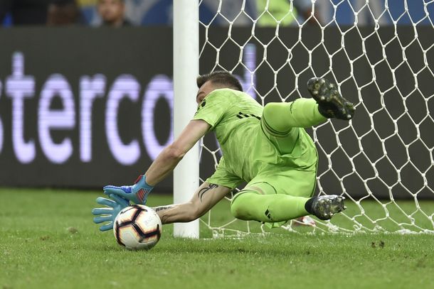 VIDEO: los dos penales que atajó Armani en Cruzeiro - River