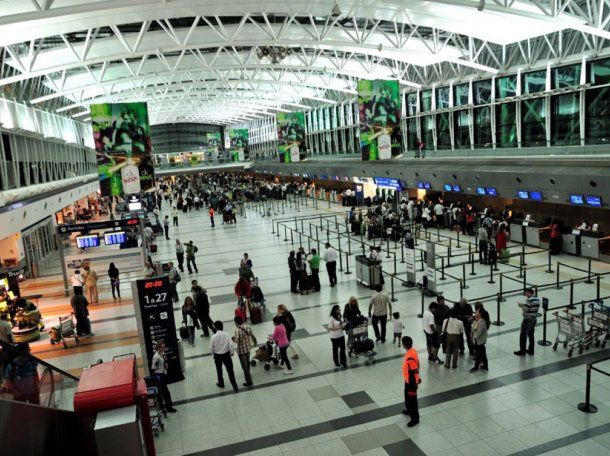 Estados Unidos deportó a 16 argentinos: llegarán a Ezeiza en un avión alquilado por Washington