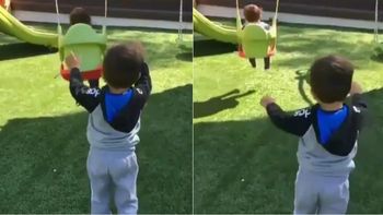 Los hijos de Messi jugando Los hijos de Messi jugando