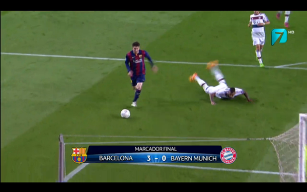 Después de ser humillado por Messi, Boateng tiene su propia canción