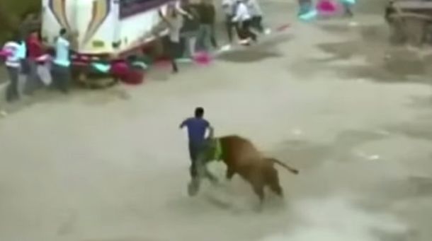 VIDEO: Un toro hirió a seis personas