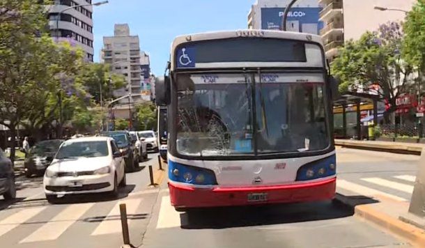 Un colectivo atropelló a una mujer en Núñez y testigos acusaron al chofer