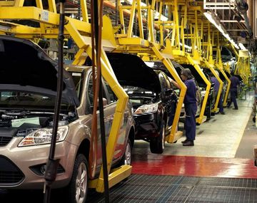 Un despido en una autopartista frenó la producción en Ford