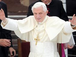 el papa visito y perdono a su ex mayordomo preso