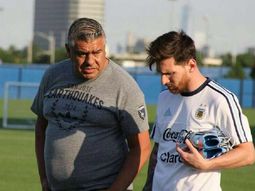 El presidente de AFA junto al mejor futbolista del mundo El presidente de AFA junto al mejor futbolista del mundo