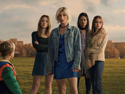 La serie que narra la historia de una ciudad donde los bebés nacían con deformidades La serie que narra la historia de una ciudad donde los bebés nacían con deformidades