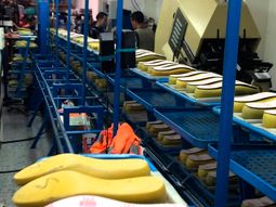 Alarma en el sector del calzado por los despidos Alarma en el sector del calzado por los despidos