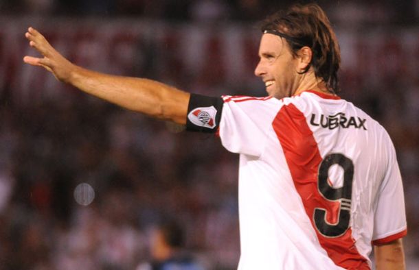 Se desarma el campeón: Cavenaghi se iría de River