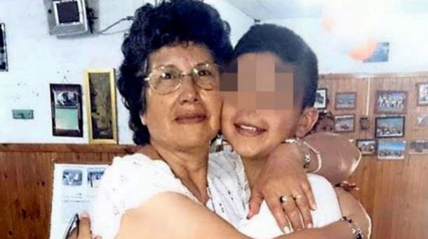 La atacó con un hachazo en la cabeza, pensó que estaba muerta y se suicidó