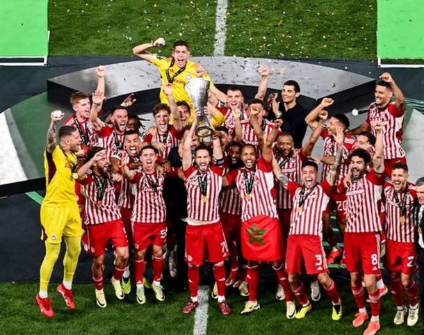 Francisco Ortega y Santiago Hezze, los dos argentinos campeones de Conference League con Olympiacos