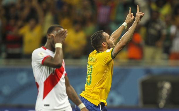 Brasil goleó a Perú y empieza a cambiar su imagen