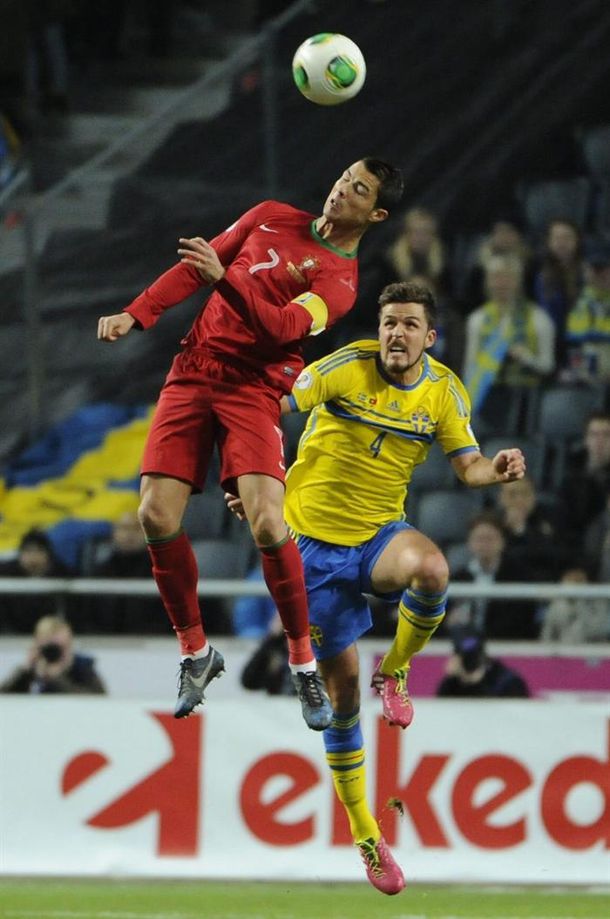 Un soberbio CR7 metió a Portugal en el Mundial ante Suecia