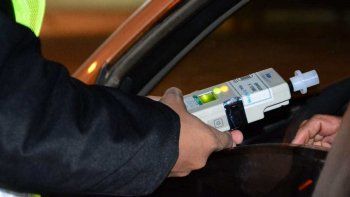 suspendieron a un chofer de micro de larga distancia por consumir alcohol antes de hacer un viaje suspendieron a un chofer de micro de larga distancia por consumir alcohol antes de hacer un viaje