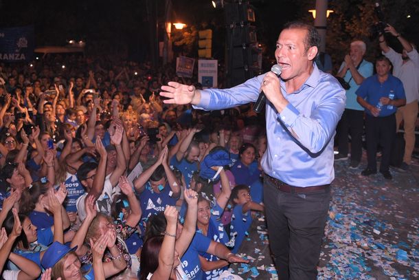 Elecciones en Neuquén: dura derrota de Cambiemos y reelección de Gutierrez