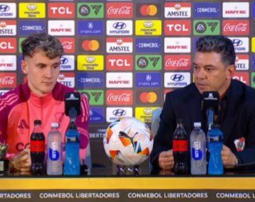 Facundo Colidio con Gallardo, tras el pase a semifinales de la Libertadores 2024.