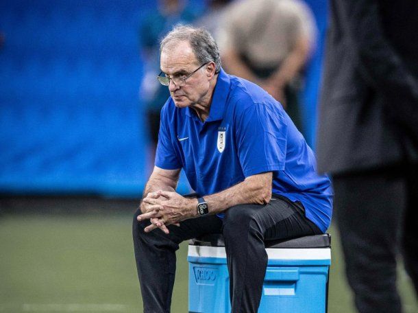 Filtran escándalo entre Marcelo Bielsa y un jugador de la Selección de Uruguay: Lo puso de alcanzapelotas
