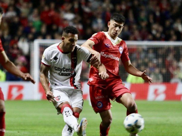 Newells vs Argentinos Juniors por el Torneo Apertura 2025: horario, formaciones y TV