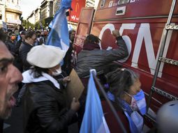 La polémica frase de un concejal sobre el ataque al móvil de C5N: Que informen libremente a los planeros