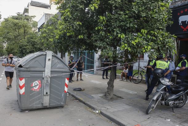 Un bebé murió tras ser hallado en un contenedor de basura