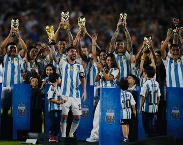 Quién es la pareja de un campeón del mundo que salió a apoyar a Lali