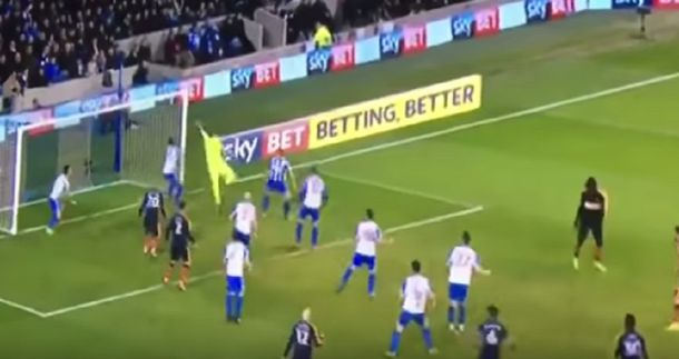 La carambola se coló en el ángulo del Brighton