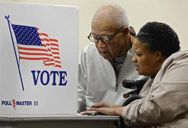 Barack Obama saca ventaja en los estados indecisos