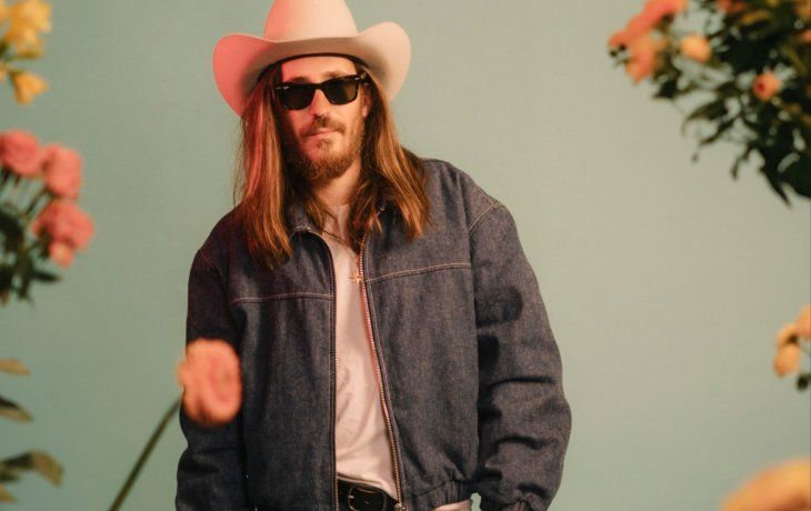 Carlos Sadness presenta su quinto álbum “Realismo mágico”