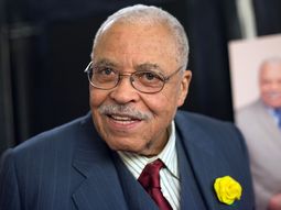 Murió James Earl Jones, el actor que le puso la voz a Darth Vader