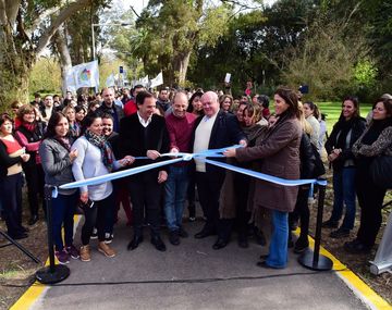 El intendente Ariel Sujarchuk participó del acto de apertura del nuevo camino peatonal y de bicicletas que construyó la Municipalidad en el Polo de Educación Superior (PES) de Escobar.