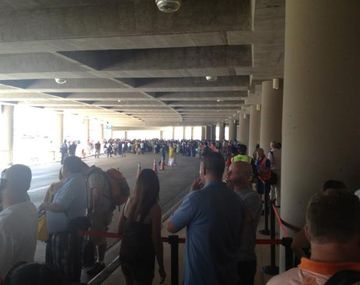 Evacúan el aeropuerto de San Antonio por una amenaza de bomba