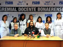 los docentes amenazan con medidas de fuerza si hay aumento por decreto los docentes amenazan con medidas de fuerza si hay aumento por decreto