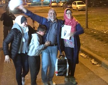 Jorge Yussuf Khalil con su familia al salir de prisión
