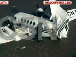 ya fueron retirados los dos ultimos cuerpos atrapados en la avioneta ya fueron retirados los dos ultimos cuerpos atrapados en la avioneta
