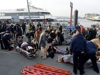Más de 50 heridos al chocar un ferry en Manhattan