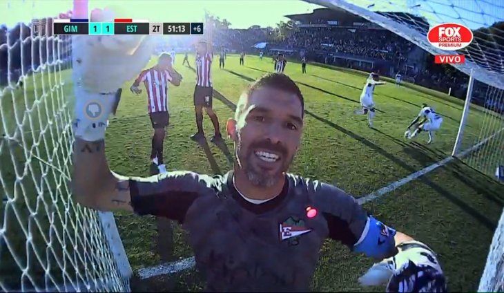 Estallaron los memes por el error de Mariano Andújar en el Gimnasia - Estudiantes