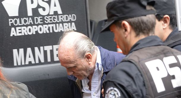 Courtaux al salir de los tribunales de San Martín. Foto Gentileza Gustavo Molfino.