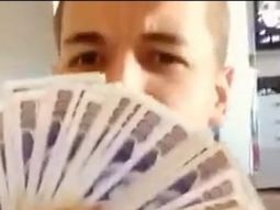 Desubicado: mirá el video de Alexander Caniggia contando plata